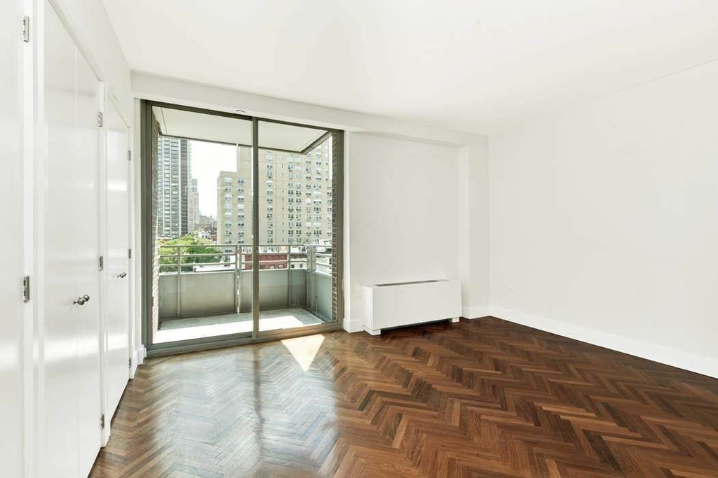 360 East 88th Street, - Photo 5