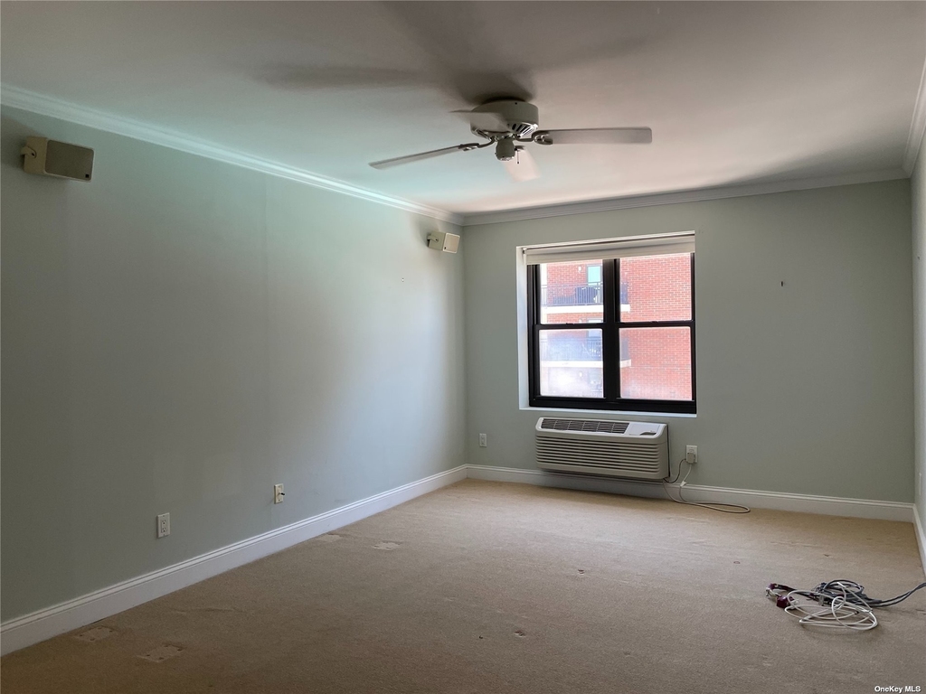 220 W Broadway - Photo 13