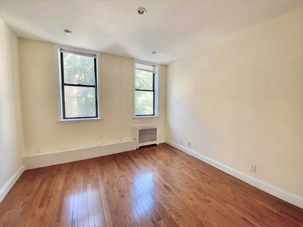 278 East 10th Street - Photo 2