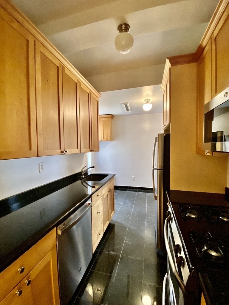 115 East 92nd Street - Photo 4