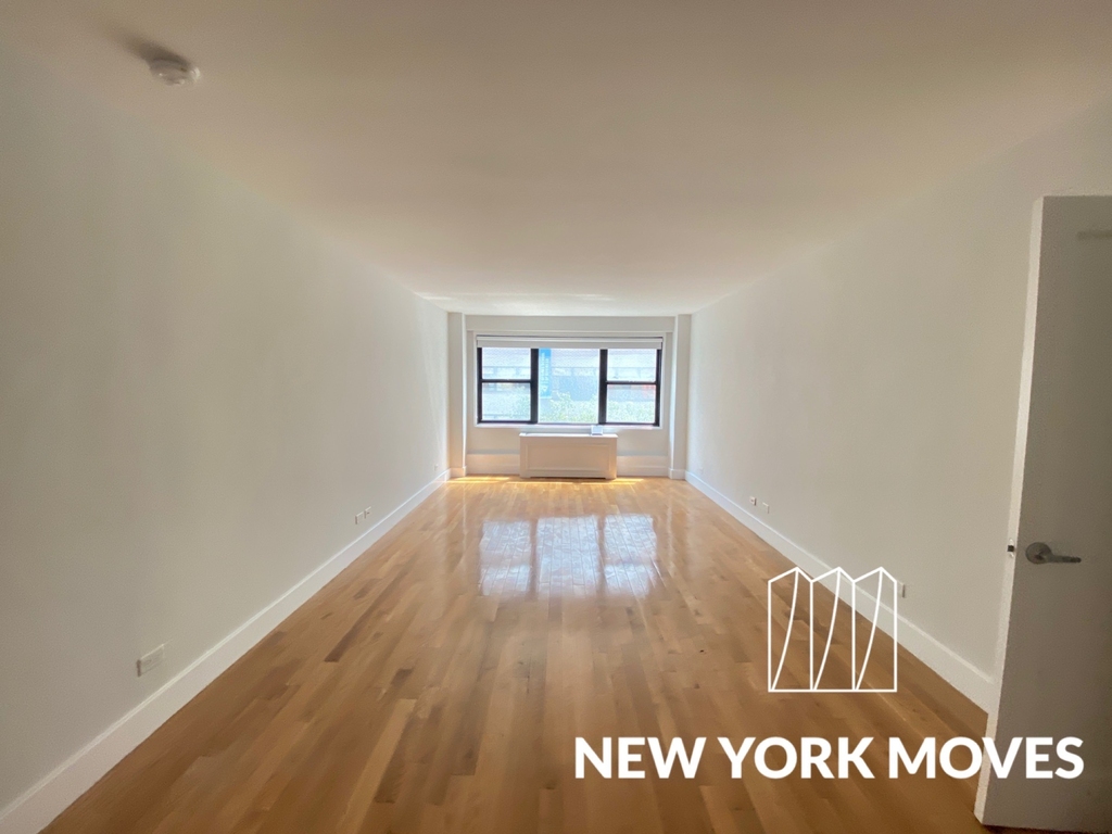 141 East 33rd Street - Photo 1