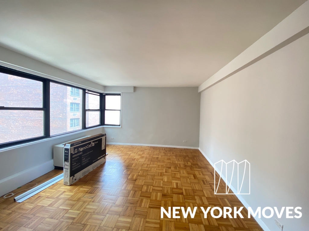 141 East 33rd Street - Photo 3