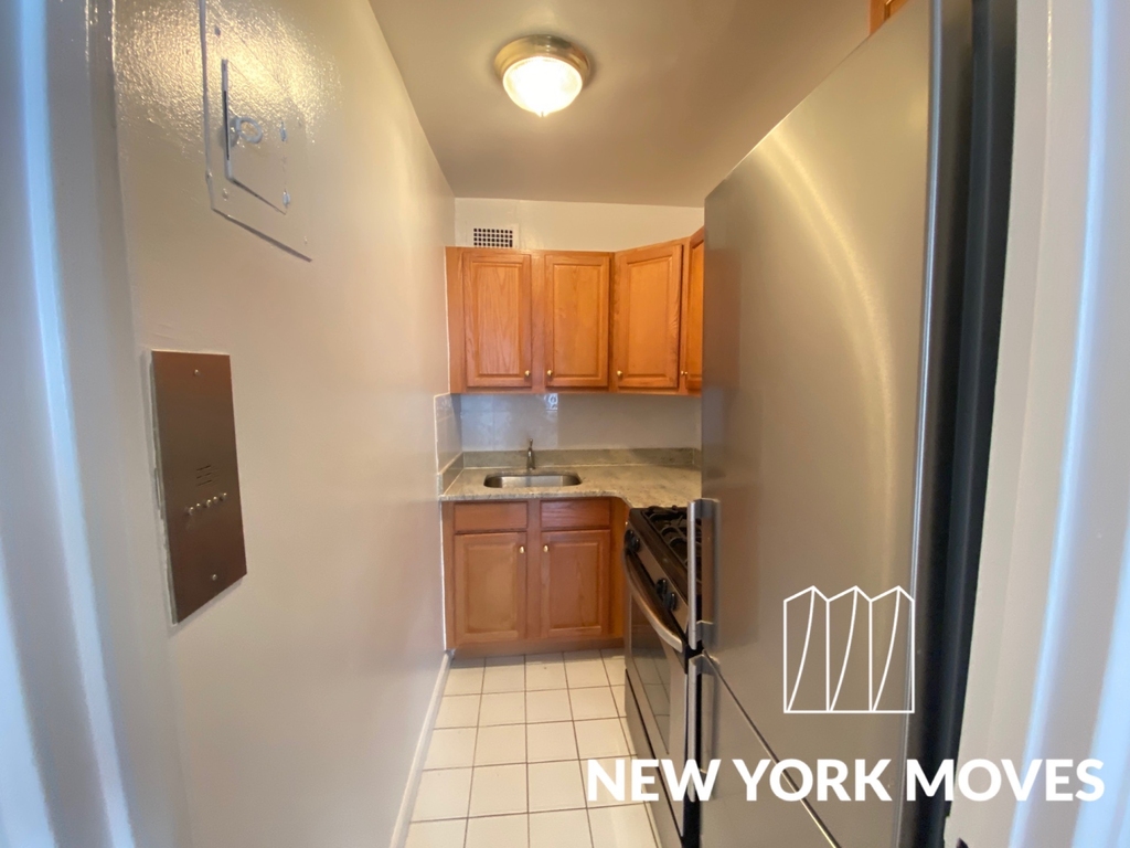 141 East 33rd Street - Photo 6