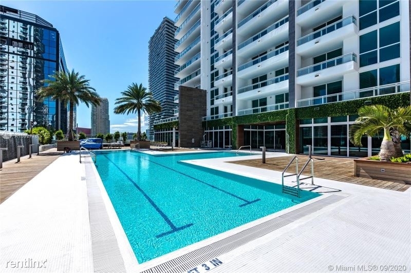 1425 Brickell Ave - Photo 22