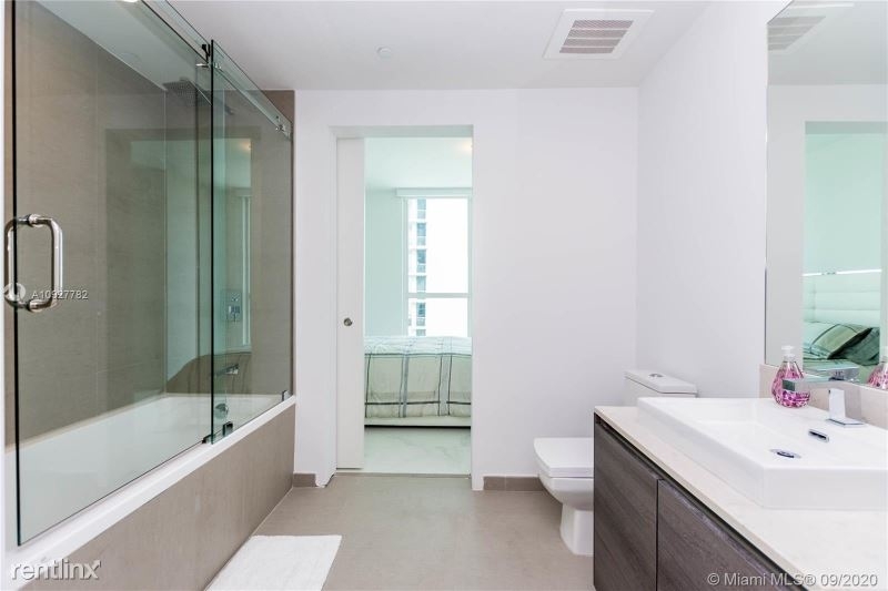 1425 Brickell Ave - Photo 14