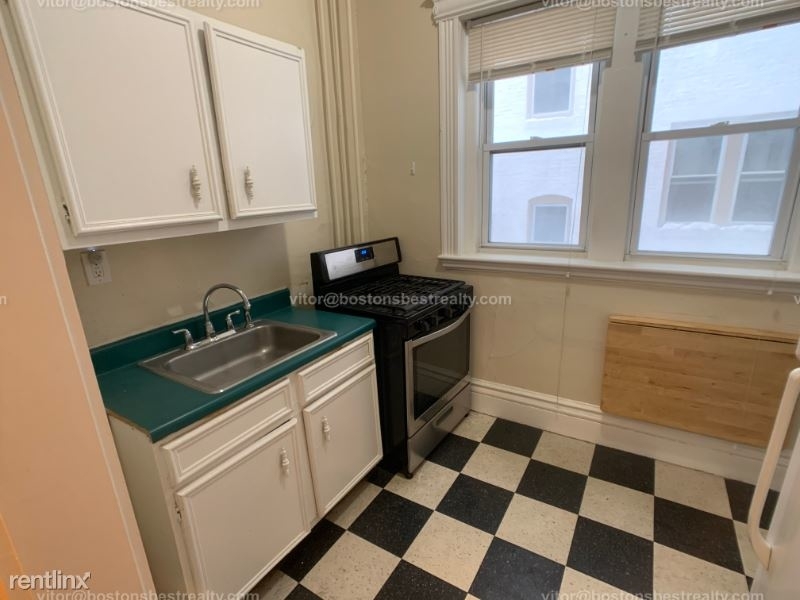 1109 Boylston St - Photo 0