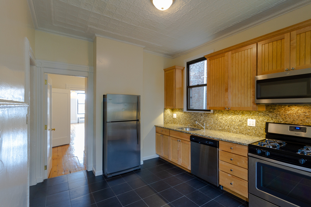 568 7th Avenue - Photo 3