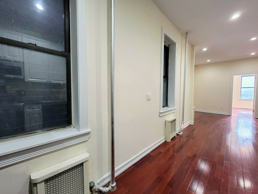 301 10th Avenue - Photo 2