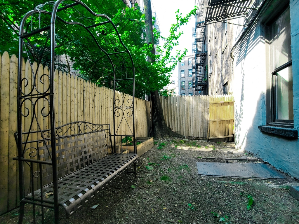 283 Mott Street - Photo 5