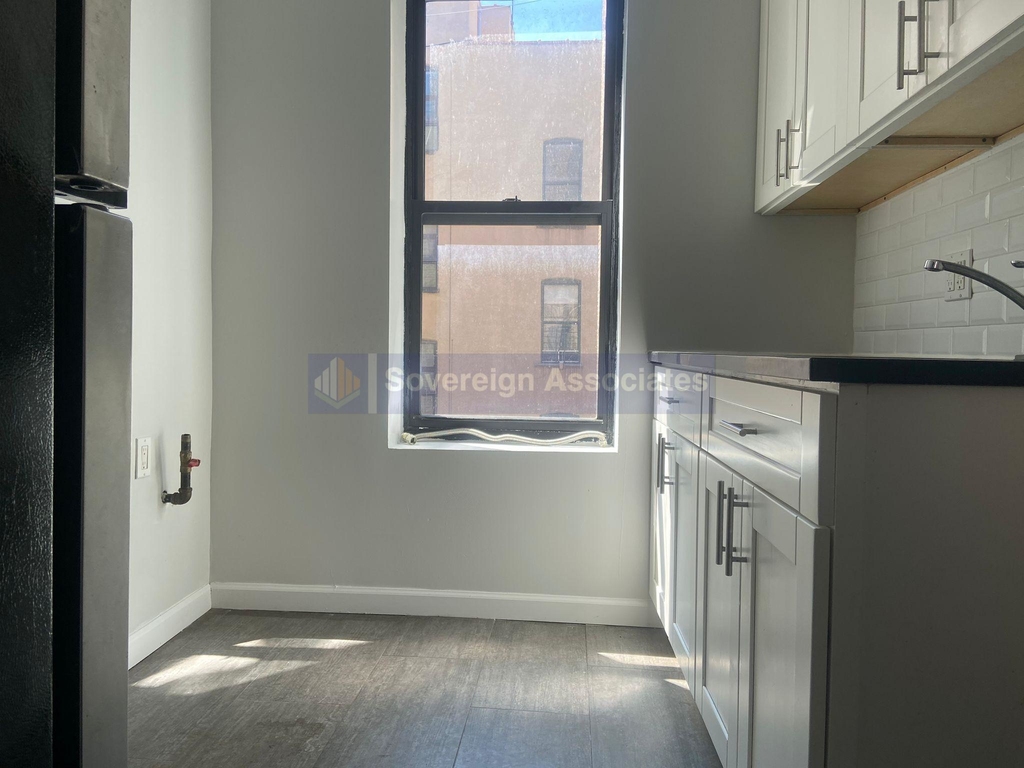 2254 5th Avenue - Photo 1