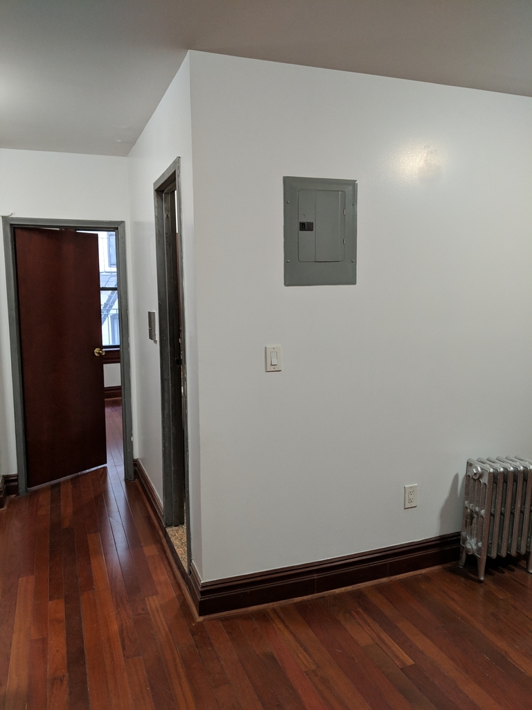 West 181st Street - Photo 5