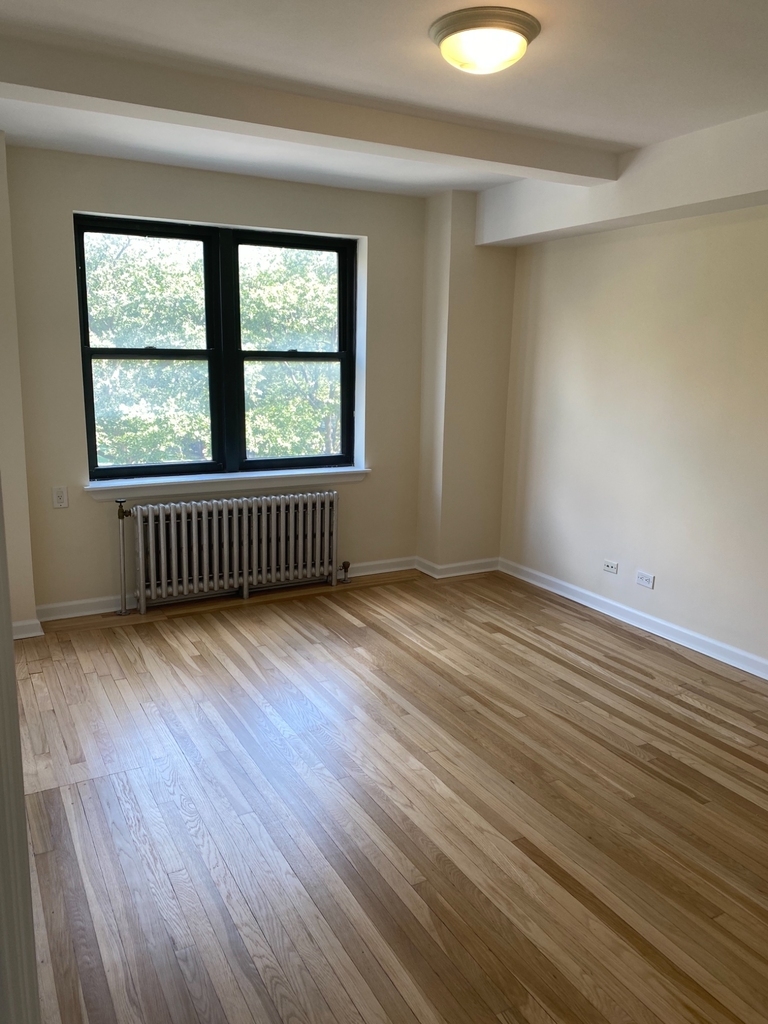 870 Amsterdam Avenue - Photo 5