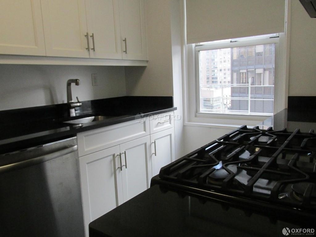 155 West 68th Street - Photo 4