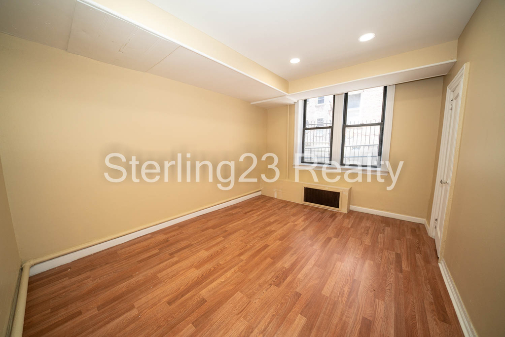 35-6 73rd Street - Photo 6