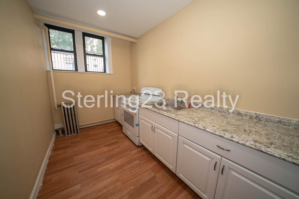 35-6 73rd Street - Photo 1