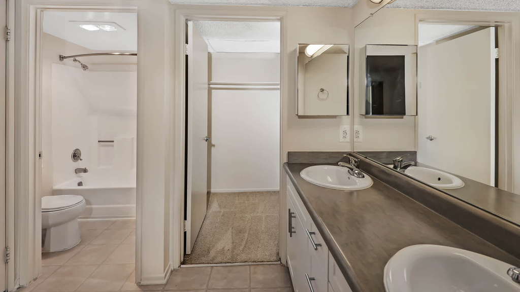 24452 West Valencia Blvd. - Photo 13