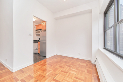 East 55th St & 1st Ave - RENTED - Photo 2