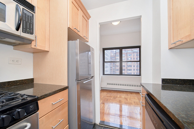 East 55th St & 1st Ave - RENTED - Photo 3