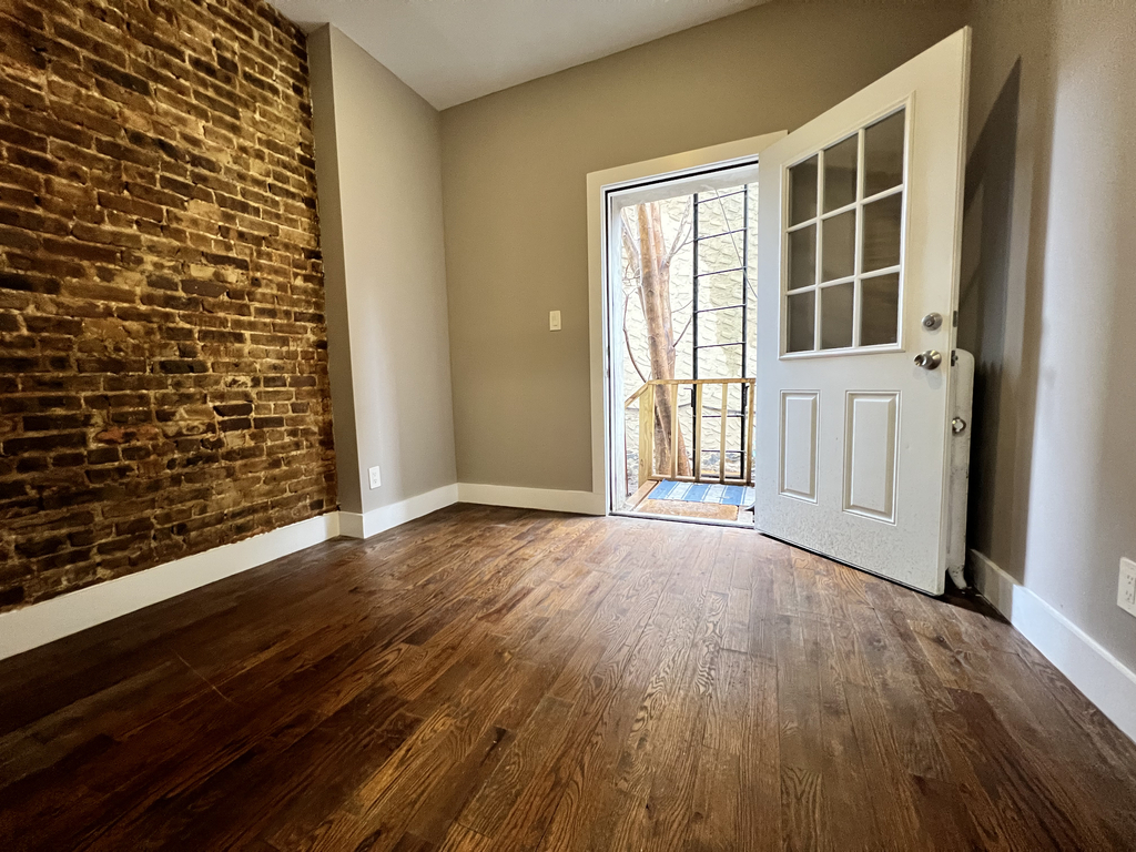 139 Rogers Avenue - Photo 6