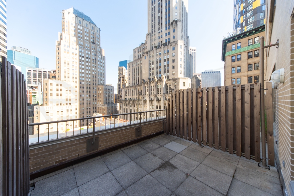 Studio with Private Outdoor Space at Wall Street - Photo 1