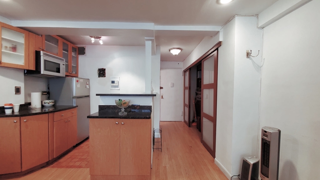 321 East 45th Street - Photo 1