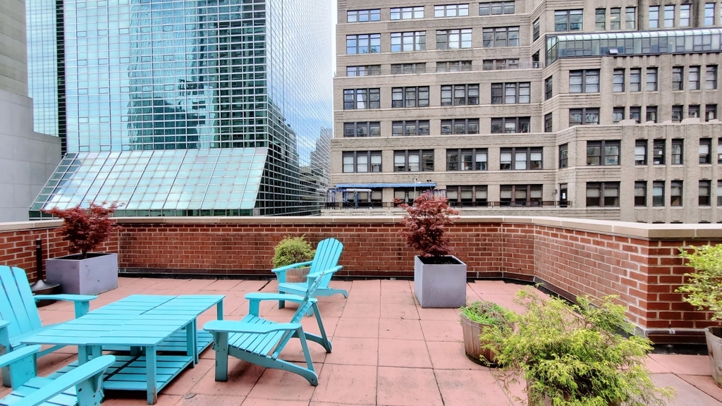 321 East 45th Street - Photo 7