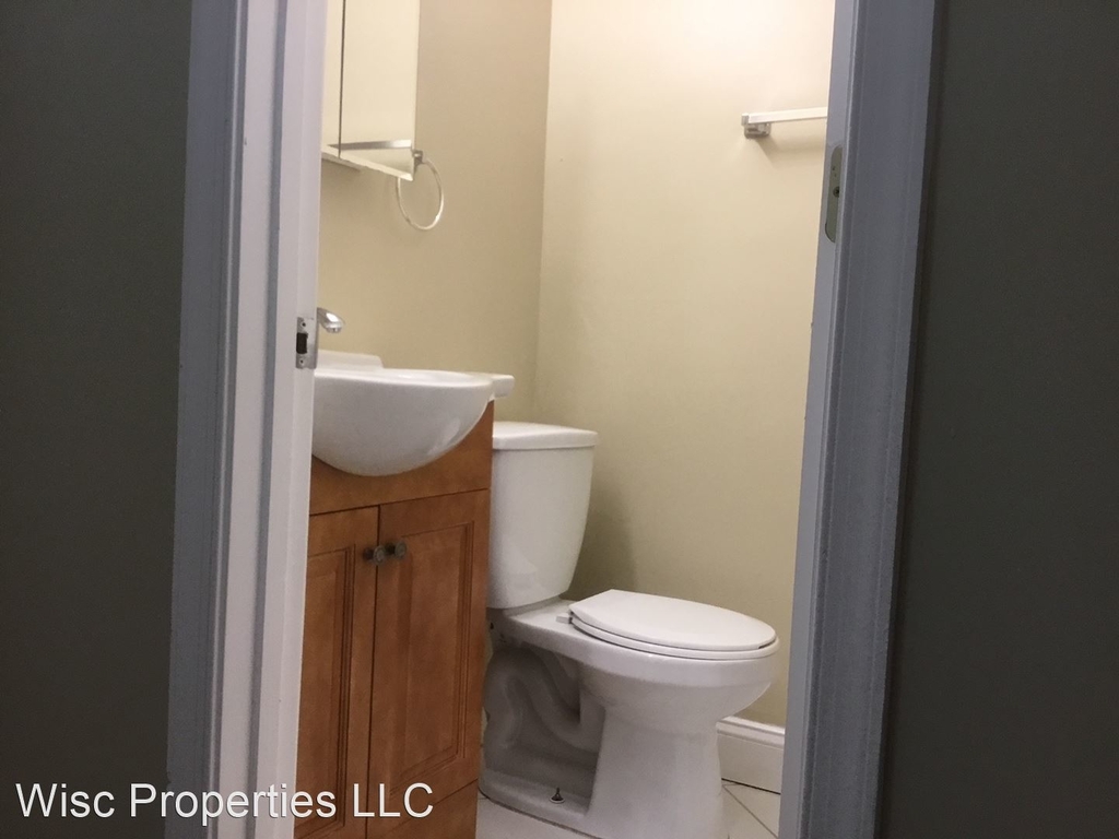 3220 Wisconsin Avenue Nw - Photo 2