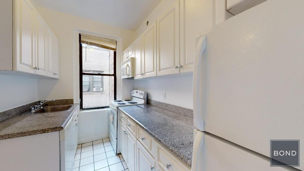 78 West 11th Street - Photo 3