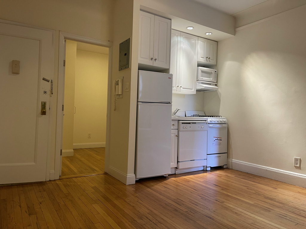 119 East 89th Street - Photo 1