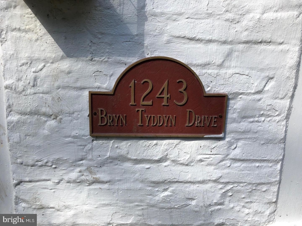 1243 Bryn Tyddyn Drive - Photo 2