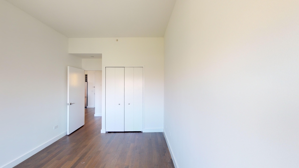 801 Amsterdam Avenue - Photo 2