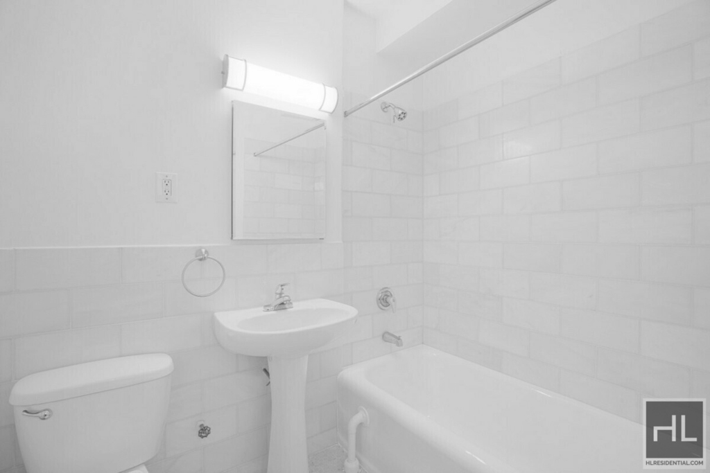 24 5 Avenue - Photo 3