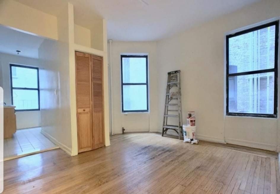 3135 Broadway - Photo 3