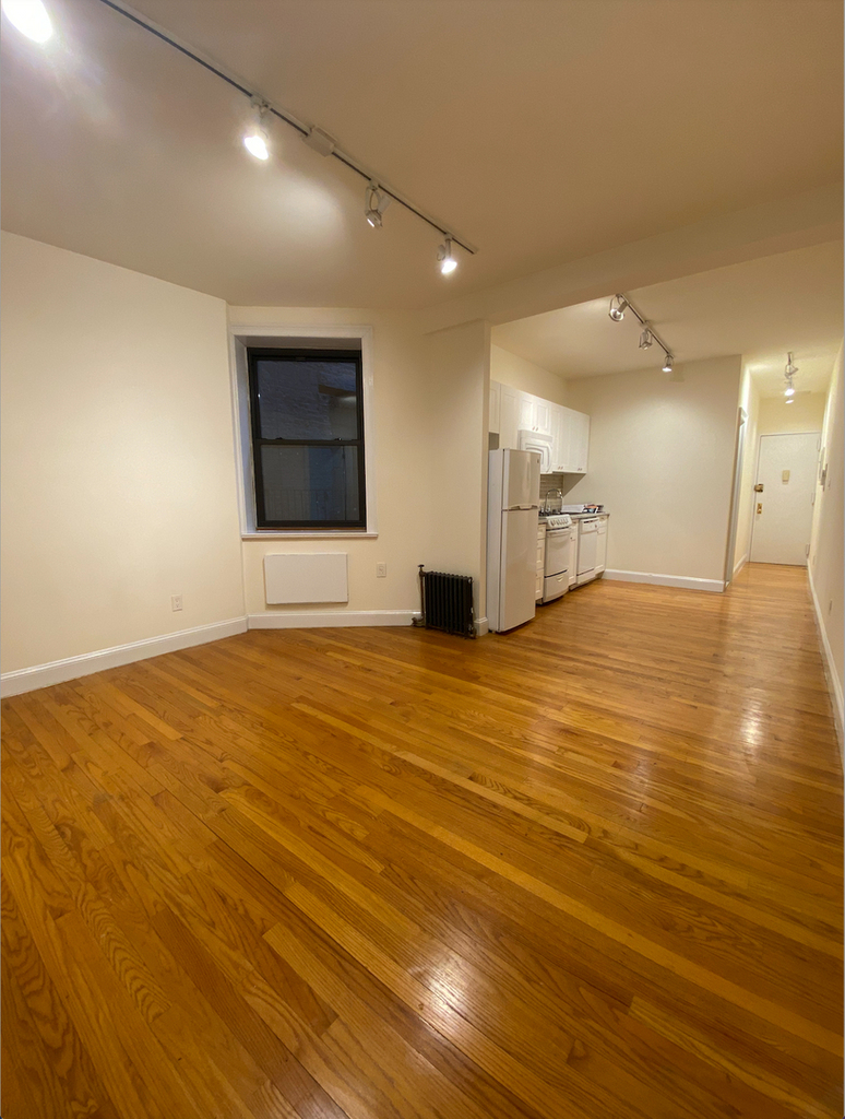 231 East 50th Street - Photo 5