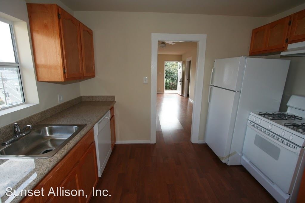 1356 Allison Avenue - Photo 3