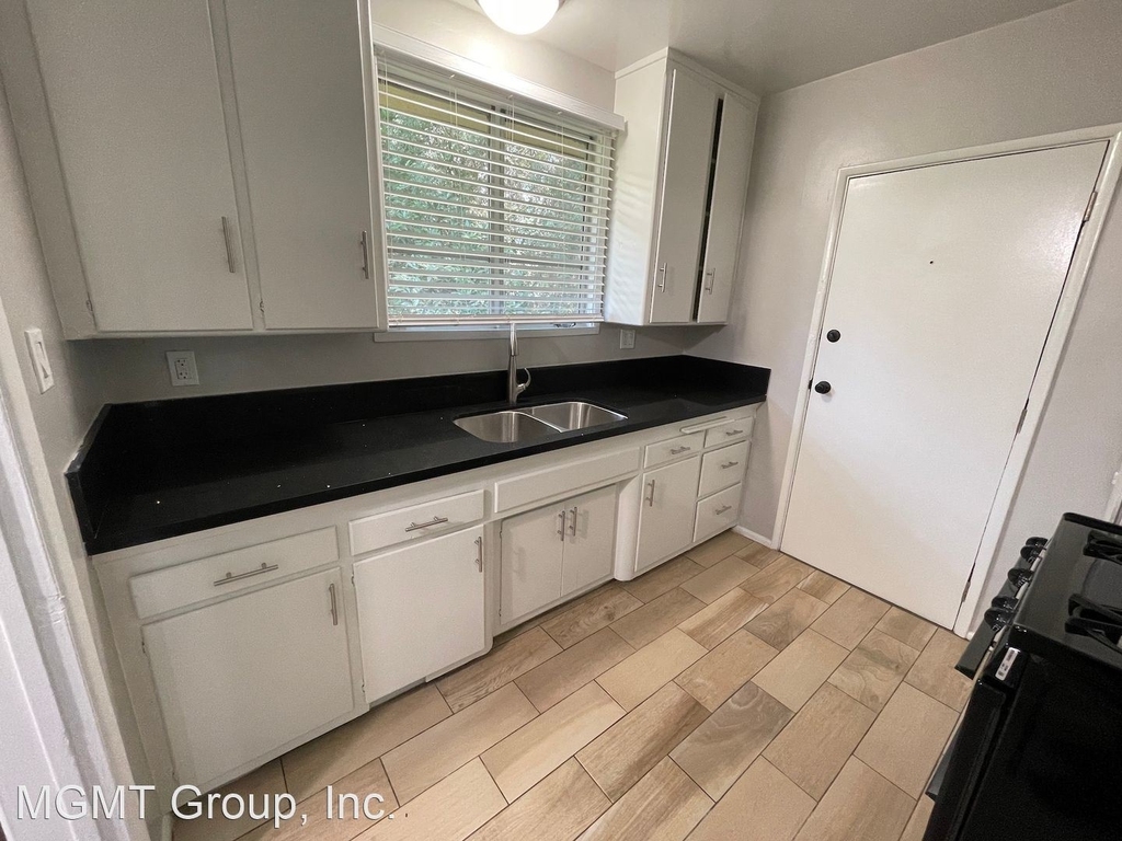 6701 Franklin Ave - Photo 3