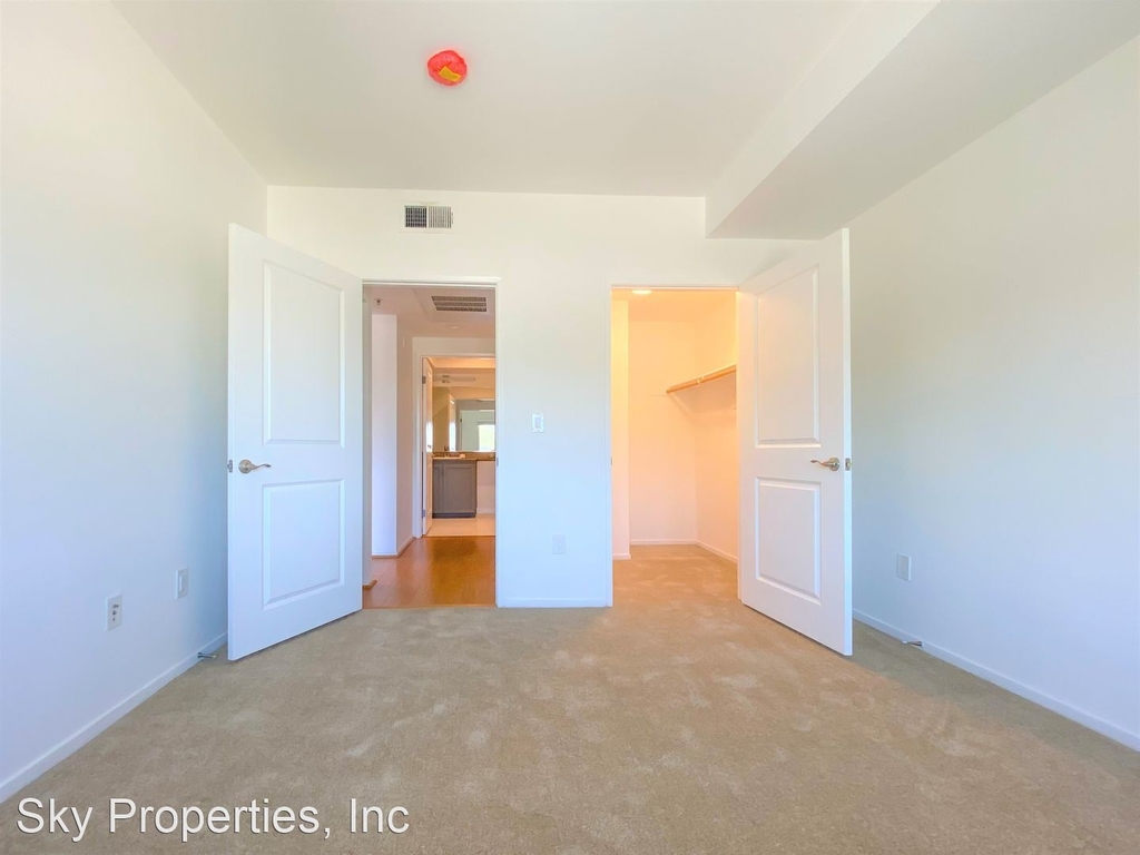 3400 Cahuenga Blvd - Photo 8