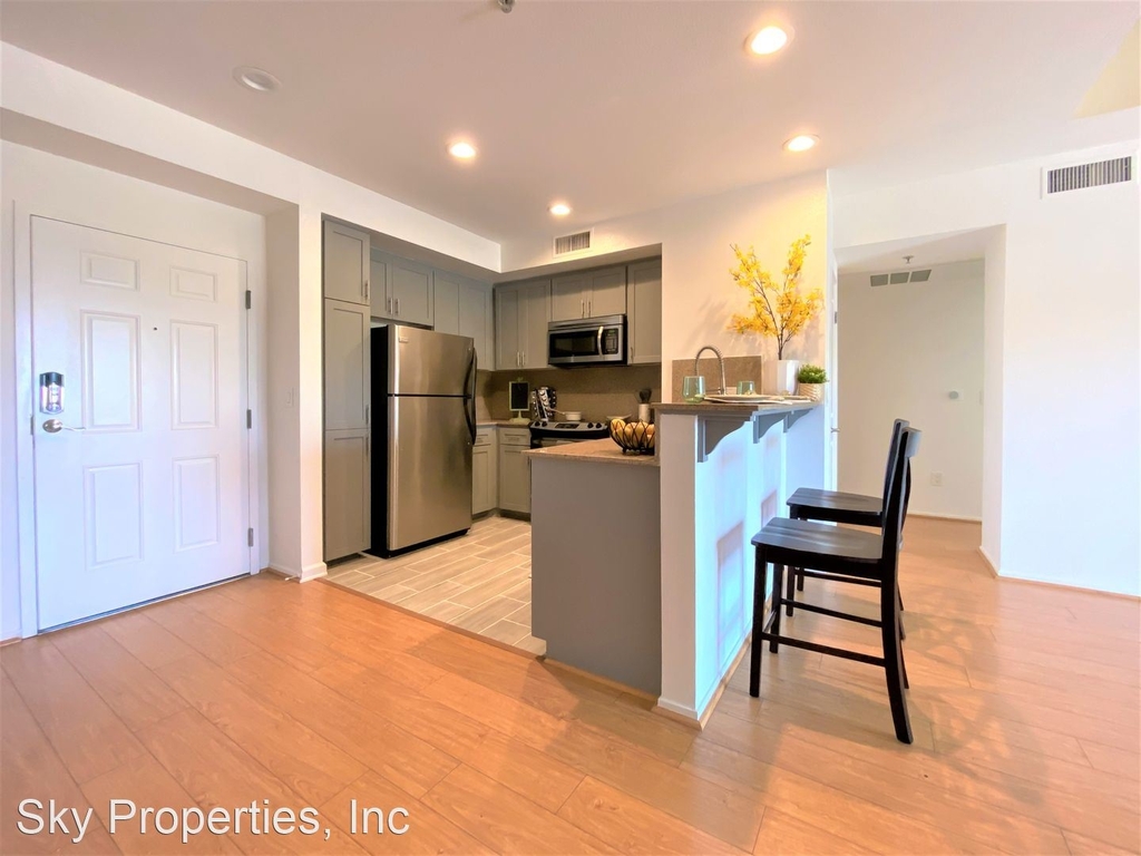 3400 Cahuenga Blvd - Photo 1