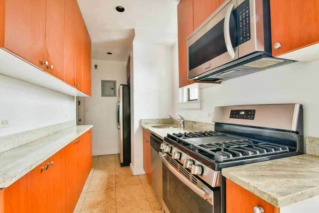 30 East 68th Street - Photo 2