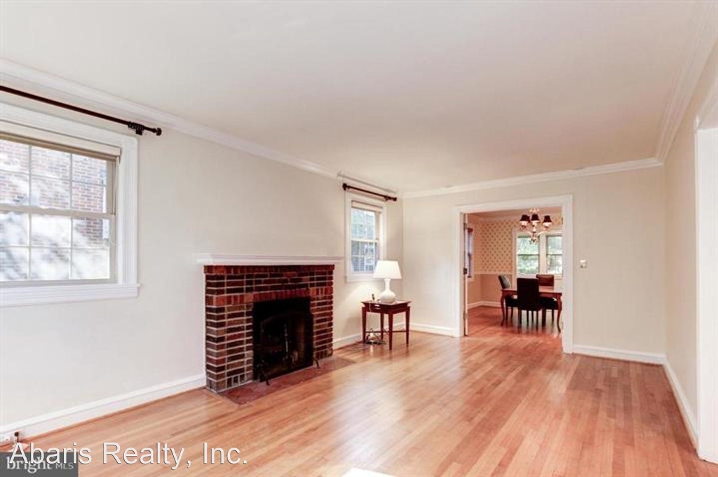 1631 Montague St Nw - Photo 4