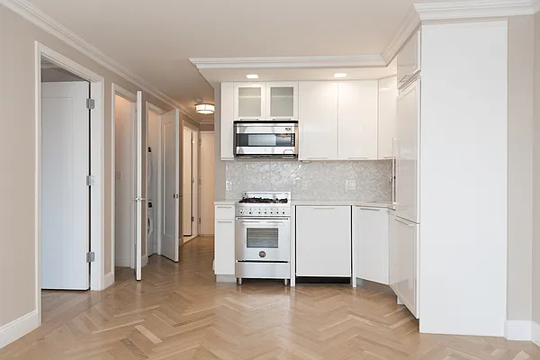 305 East 86th Street - Photo 2