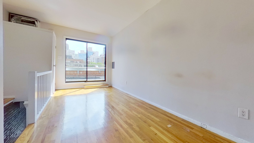 165 East 90th Street - Photo 2