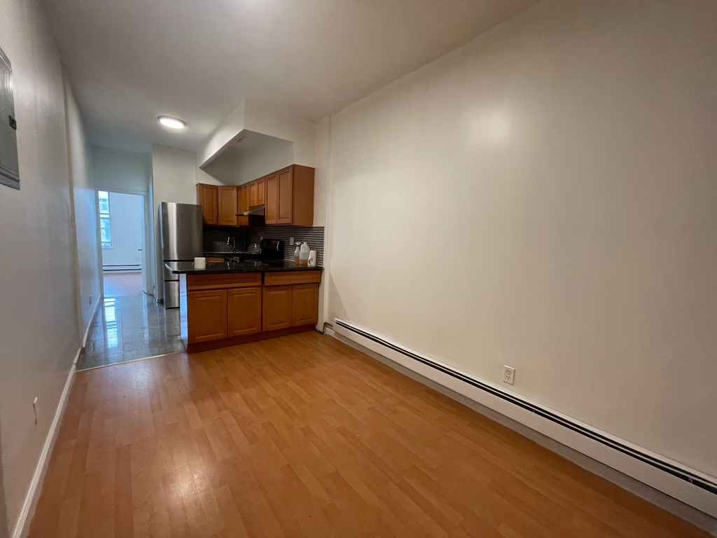 221 Knickerbocker Avenue - Photo 1