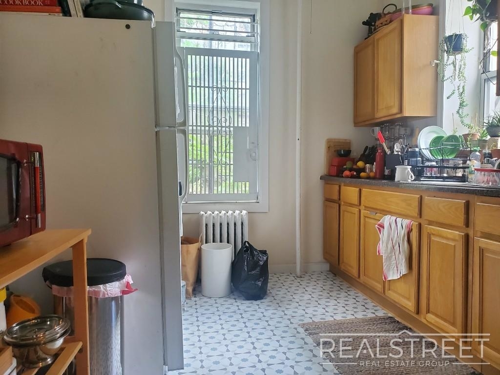 272 Sackett Street - Photo 1