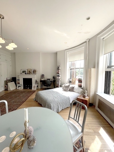 74 Riverside Drive - Photo 2