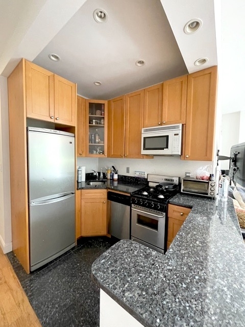 74 Riverside Drive - Photo 5