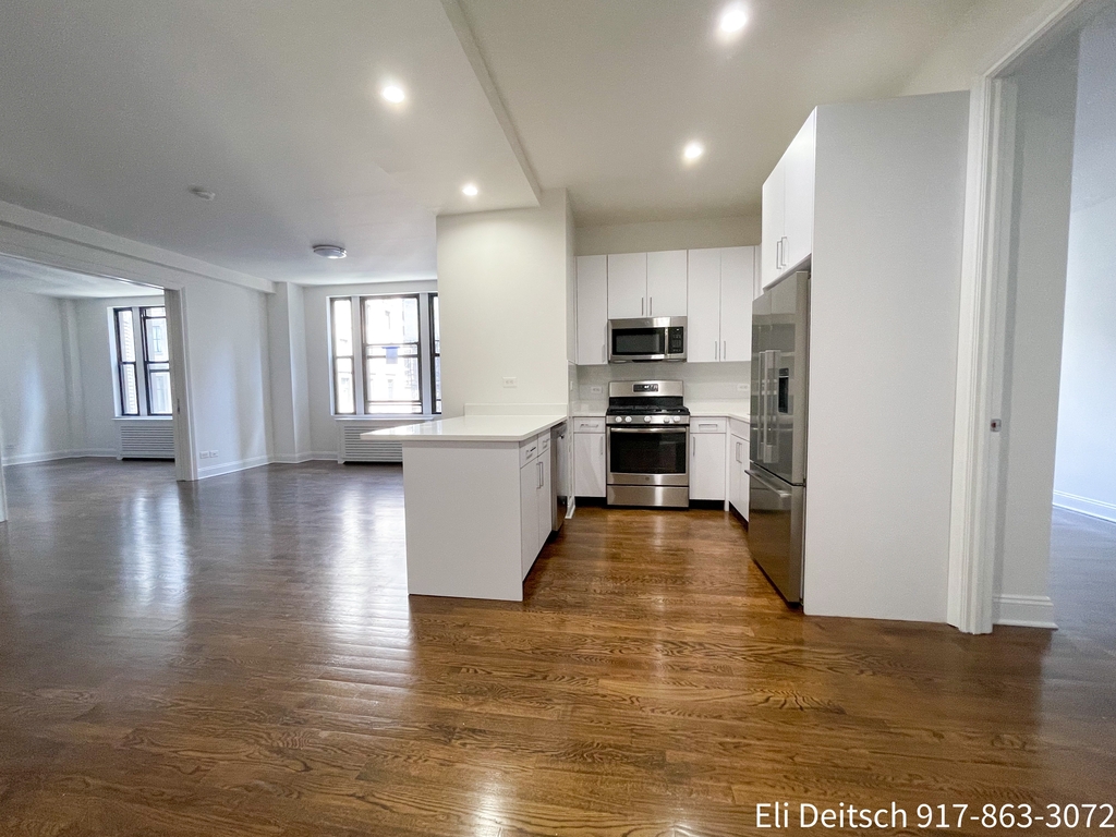 200 West 58th Street - Photo 4