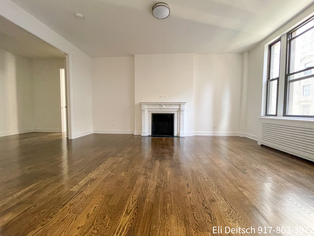 200 West 58th Street - Photo 2