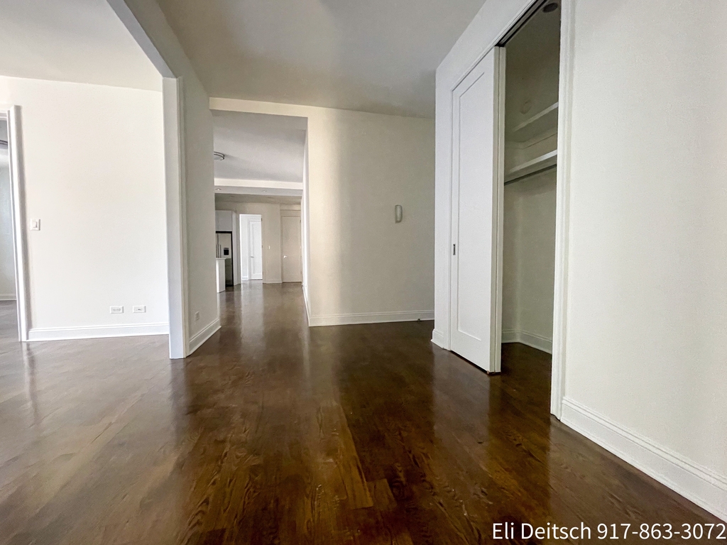 200 West 58th Street - Photo 8