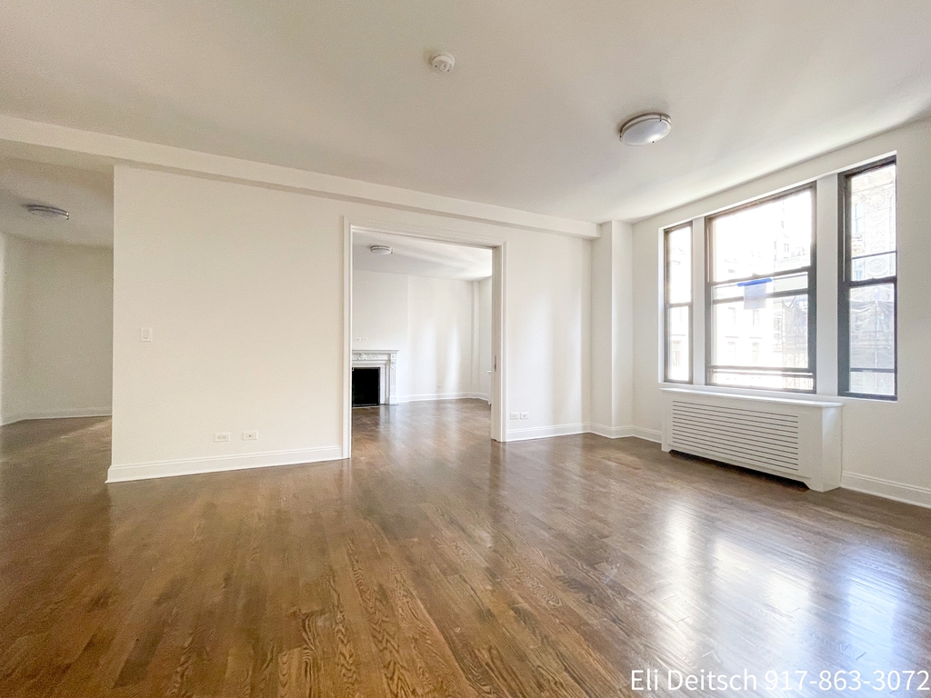 200 West 58th Street - Photo 1